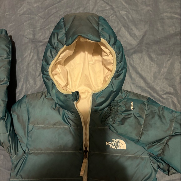 The north face puffer coat girls M 10/12 550 model great look feel and design - Picture 5 of 5